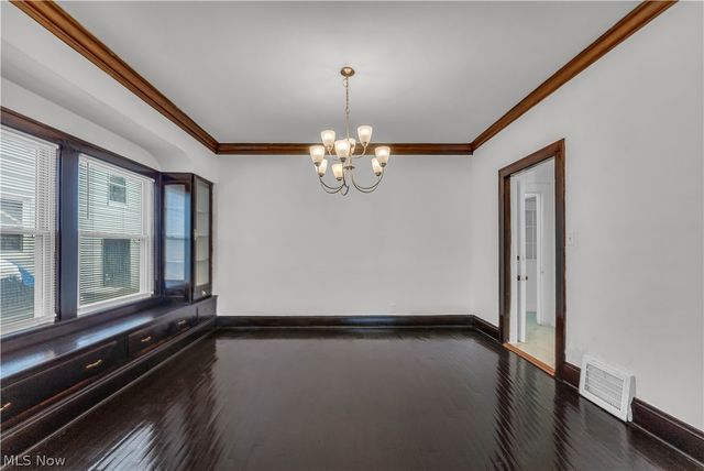 11806 Farringdon Avenue, Cleveland, OH 44105