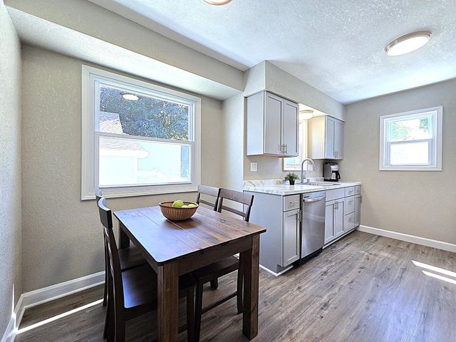 3215 W Oriole DRIVE, Milwaukee, WI 53209