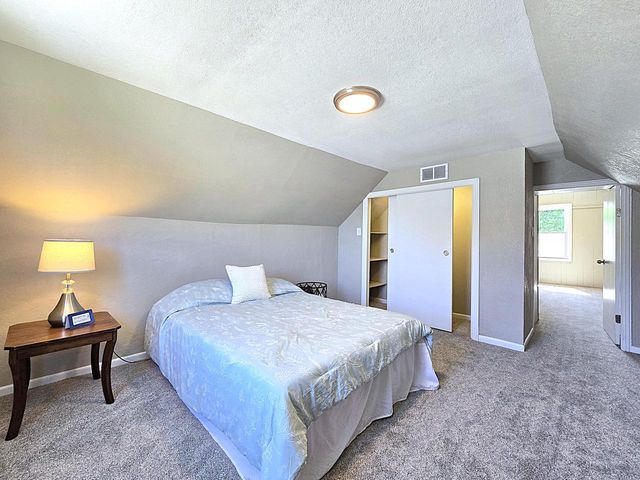 3215 W Oriole DRIVE, Milwaukee, WI 53209
