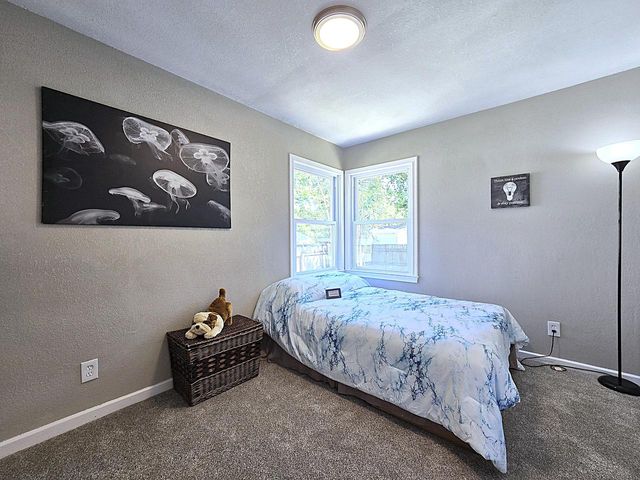 3215 W Oriole DRIVE, Milwaukee, WI 53209