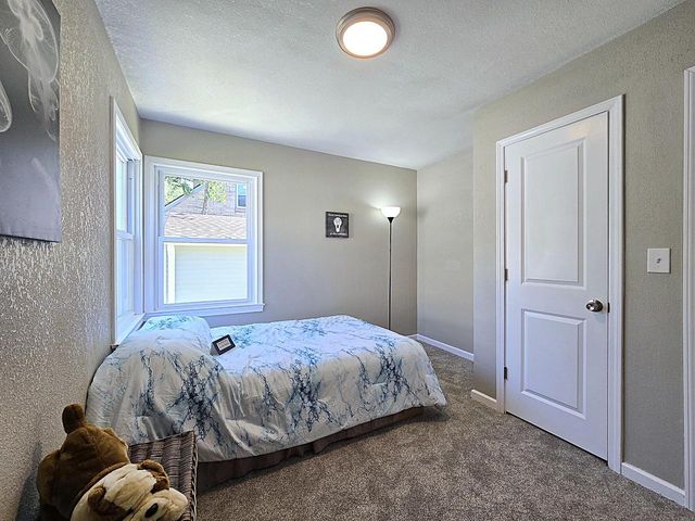 3215 W Oriole DRIVE, Milwaukee, WI 53209