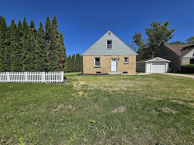 3215 W Oriole DRIVE, Milwaukee, WI 53209
