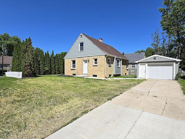 3215 W Oriole DRIVE, Milwaukee, WI 53209