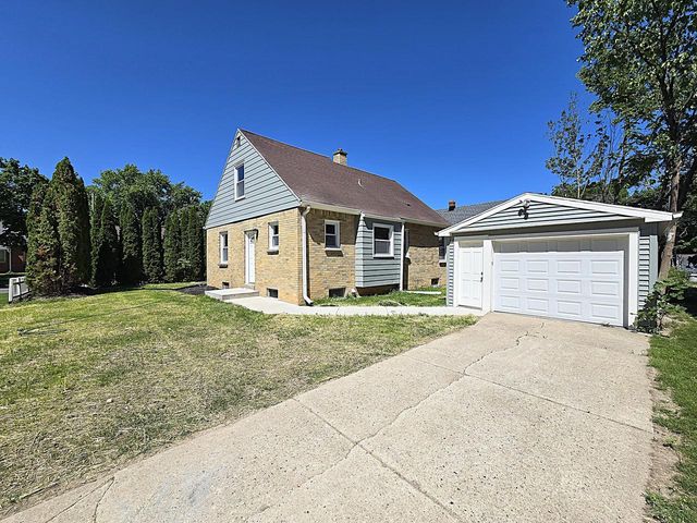 3215 W Oriole DRIVE, Milwaukee, WI 53209