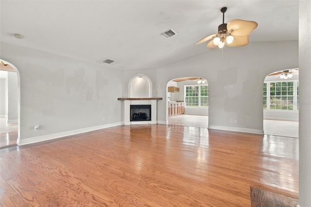 19531 DEER LAKE ROAD, Lutz, FL 33548