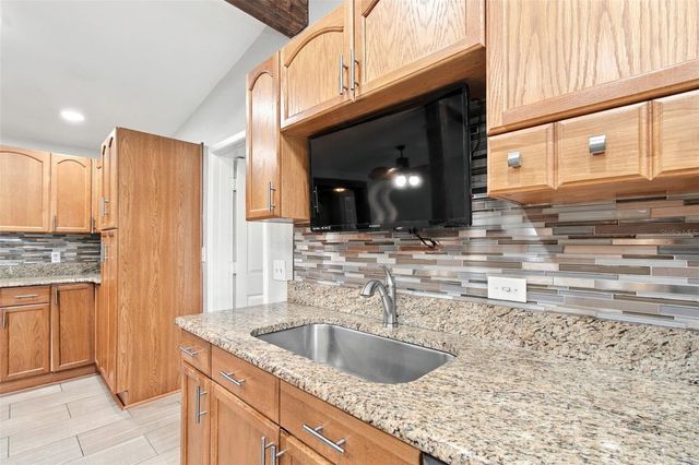 19531 DEER LAKE ROAD, Lutz, FL 33548