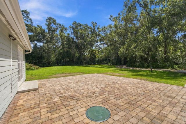 19531 DEER LAKE ROAD, Lutz, FL 33548