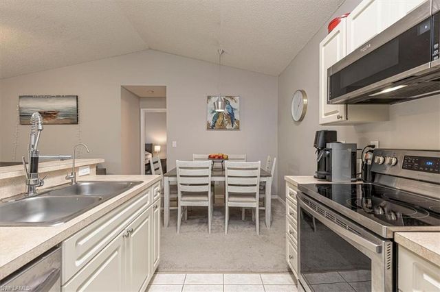 2202 ARBOUR WALK CIR # 2124, Naples, FL 34109