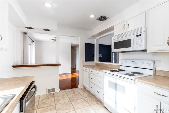 8385 Vernon Circle, Clarence, NY 14221