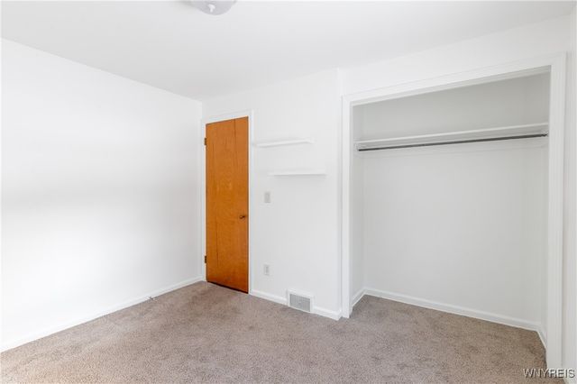 8385 Vernon Circle, Clarence, NY 14221