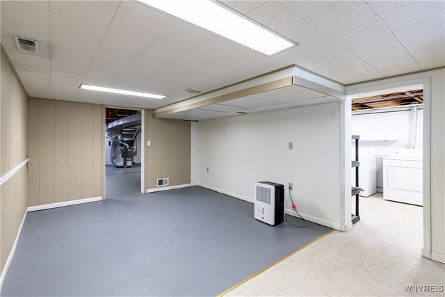 8385 Vernon Circle, Clarence, NY 14221