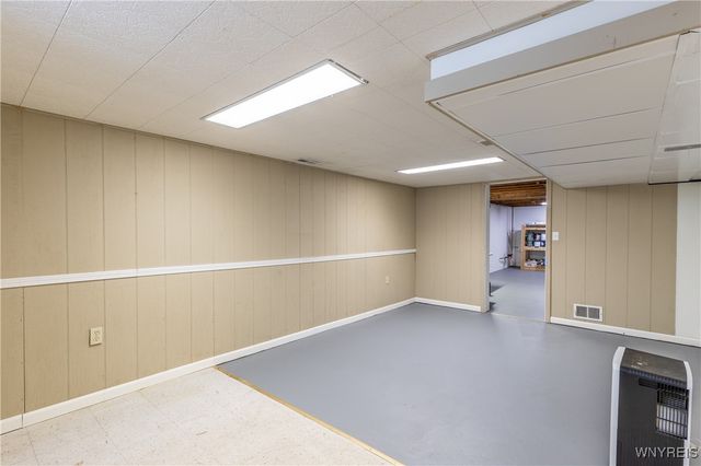 8385 Vernon Circle, Clarence, NY 14221