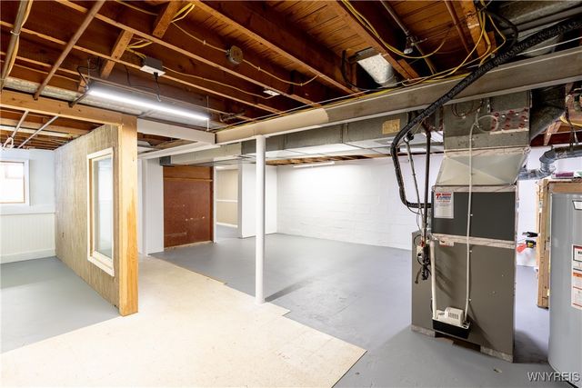 8385 Vernon Circle, Clarence, NY 14221