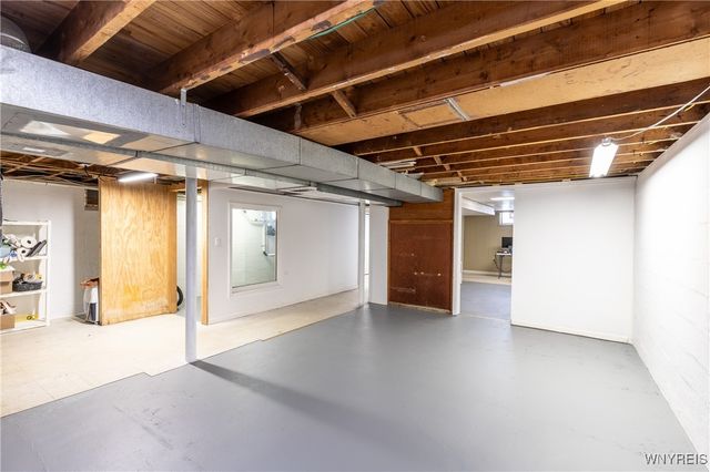 8385 Vernon Circle, Clarence, NY 14221