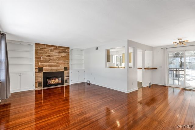 8385 Vernon Circle, Clarence, NY 14221