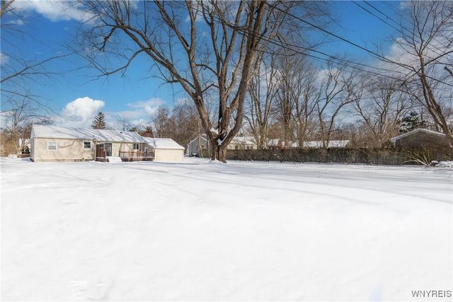8385 Vernon Circle, Clarence, NY 14221