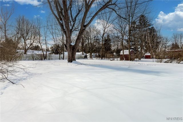 8385 Vernon Circle, Clarence, NY 14221