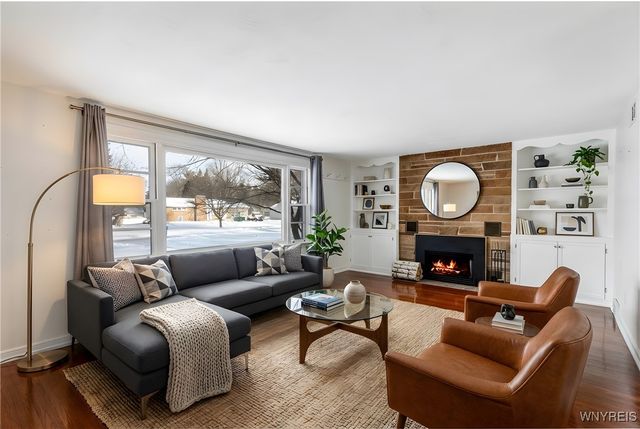 8385 Vernon Circle, Clarence, NY 14221