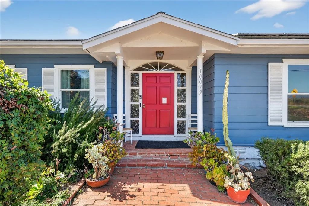 10079 W Lilac Road, Escondido, CA 92026