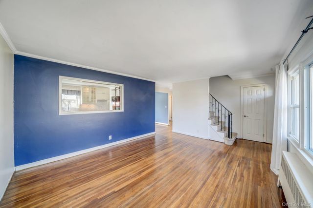 10 Clarence Street, Copiague, NY 11726