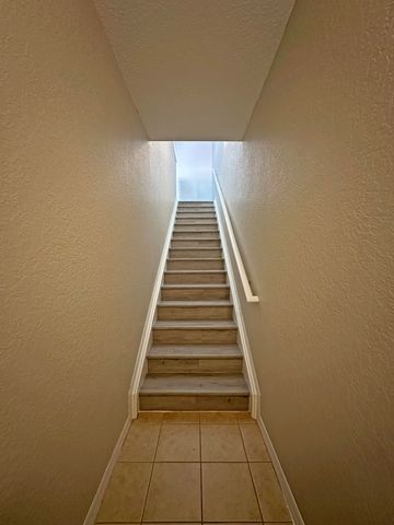 152 SW Peacock Blvd Apt 27-206 St, Port St Lucie, FL 34986