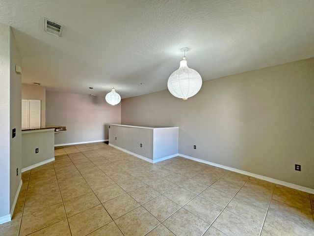 152 SW Peacock Blvd Apt 27-206 St, Port St Lucie, FL 34986