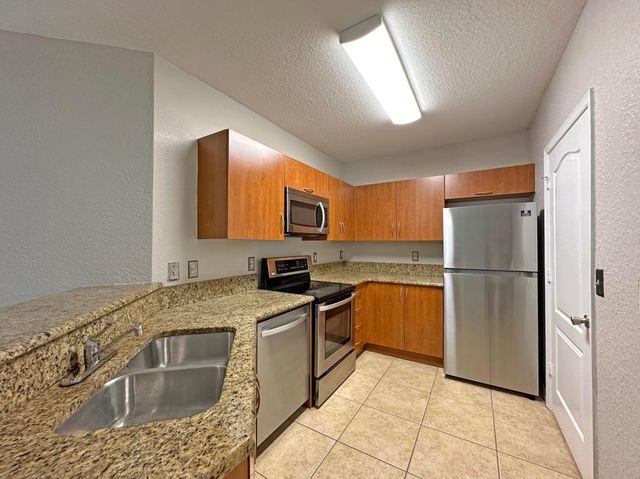 152 SW Peacock Blvd Apt 27-206 St, Port St Lucie, FL 34986