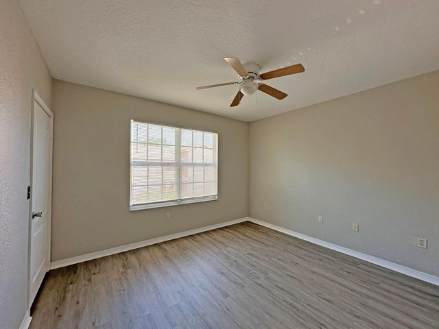 152 SW Peacock Blvd Apt 27-206 St, Port St Lucie, FL 34986