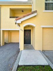 152 SW Peacock Blvd Apt 27-206 St, Port St Lucie, FL 34986