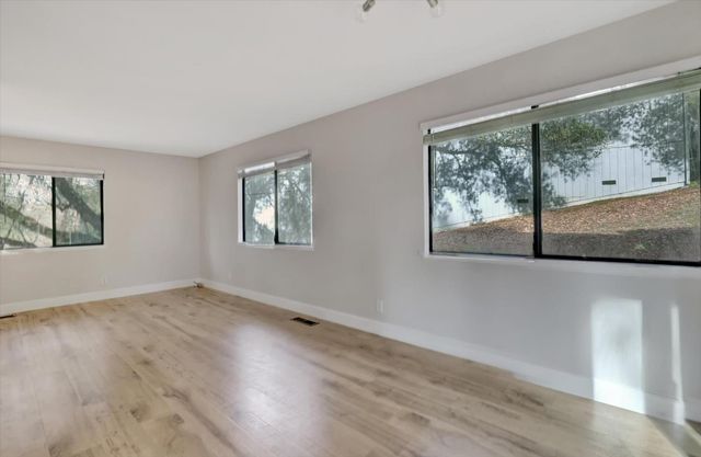 10885 Torrey Pines Dr, Auburn, CA 95602