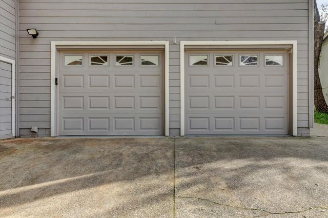 10885 Torrey Pines Dr, Auburn, CA 95602