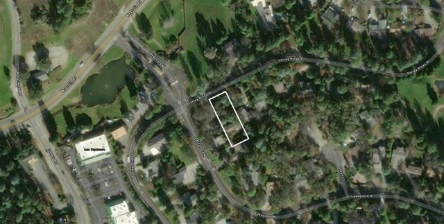 10885 Torrey Pines Dr, Auburn, CA 95602