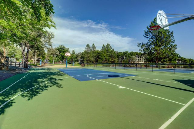 10885 Torrey Pines Dr, Auburn, CA 95602