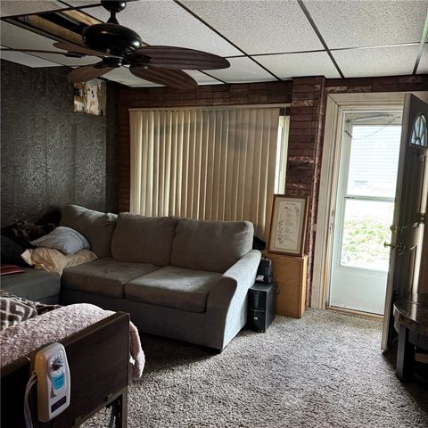 118 Mckean Ave, Donora, PA 15033
