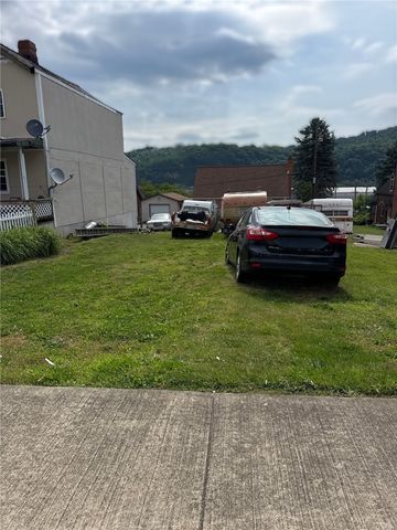 118 Mckean Ave, Donora, PA 15033