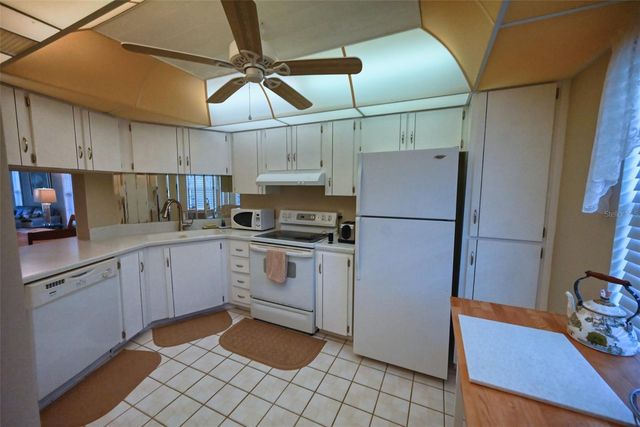 8681 BARDMOOR BOULEVARD 208C, Seminole, FL 33777