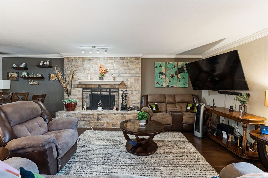 3802 Yellowstone Street, Irving, TX 75062 — photo 3