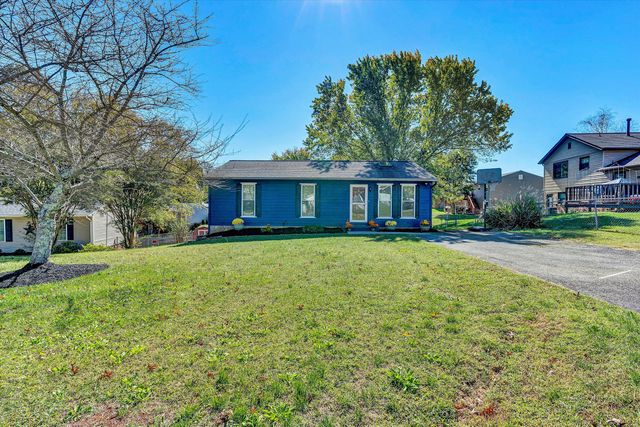 2186 Horn CIR, Vinton, VA 24179