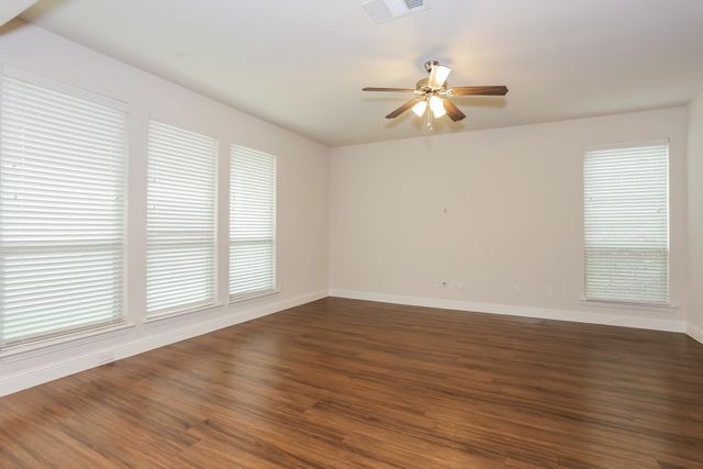 3025 Damsel Sauvage Lane, Lewisville, TX 75056