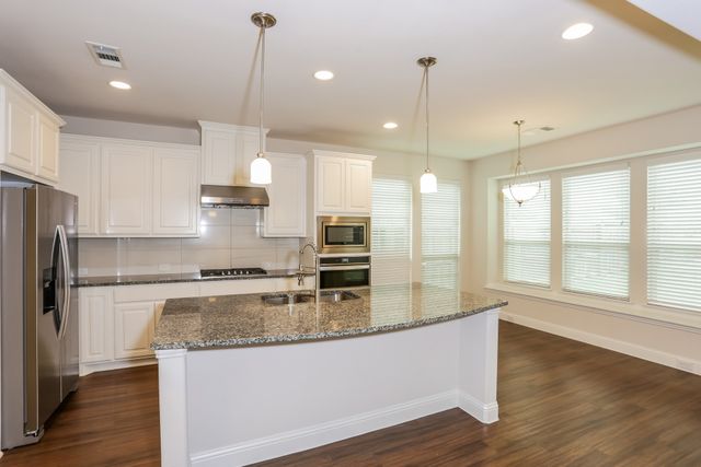 3025 Damsel Sauvage Lane, Lewisville, TX 75056