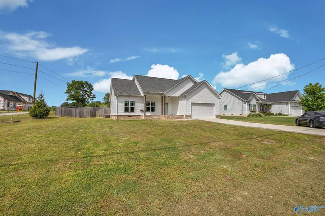 415 Highland Drive, Arab, AL 35016