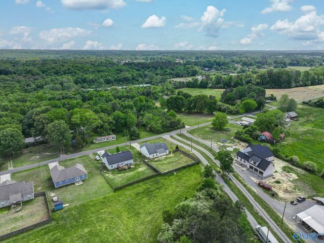 415 Highland Drive, Arab, AL 35016