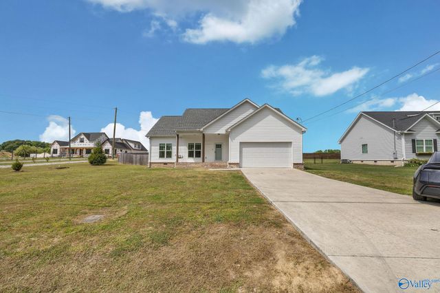 415 Highland Drive, Arab, AL 35016