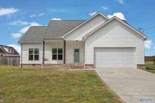 415 Highland Drive, Arab, AL 35016