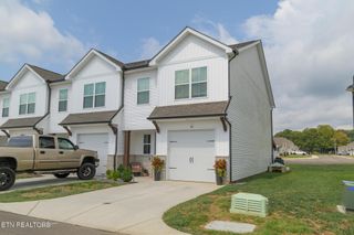 465 Harper Village Way, Lenoir City, TN 37771