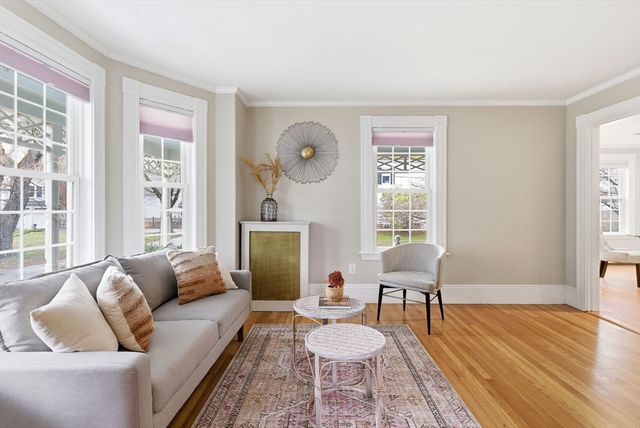 34 Maple Street, Hamilton, MA 01982