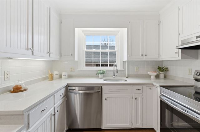 34 Maple Street, Hamilton, MA 01982