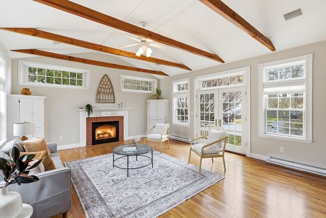 34 Maple Street, Hamilton, MA 01982