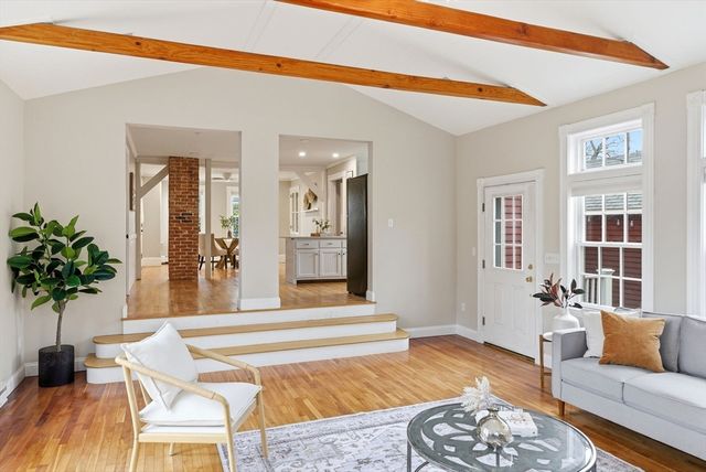 34 Maple Street, Hamilton, MA 01982