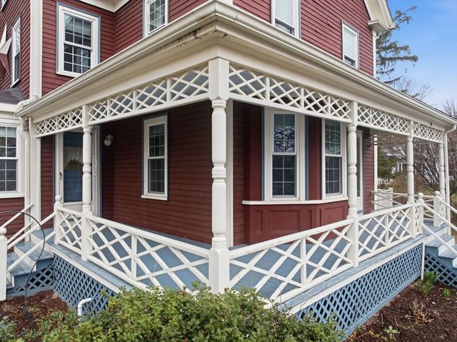 34 Maple Street, Hamilton, MA 01982